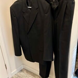 Albert Nipon Elegant Black Suit